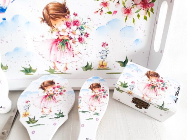 Tavita/set mot fetita cu buchet de flori