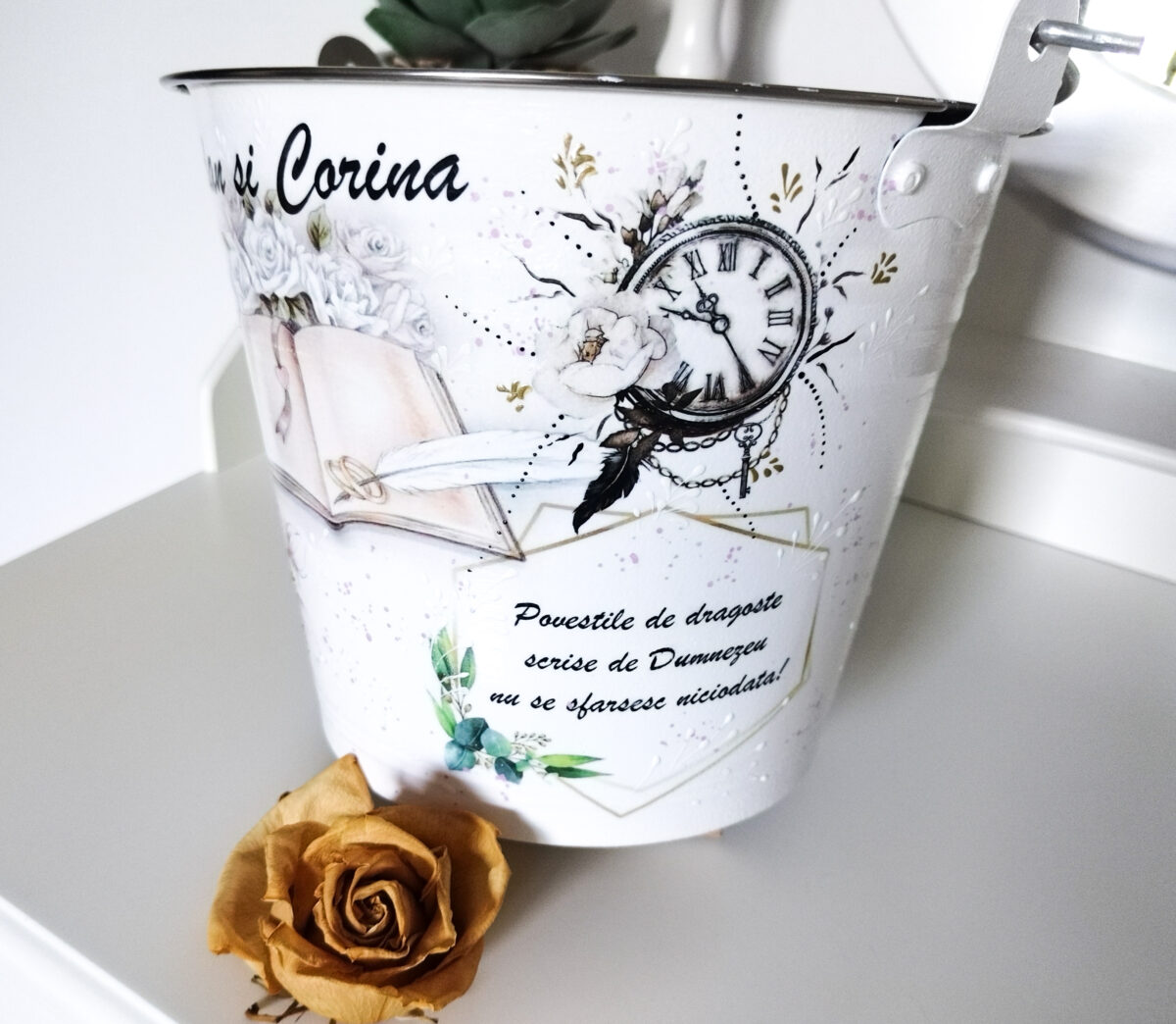 Galeata pentru mireasa personalizata cu tema cartea legamantului - imagine 3