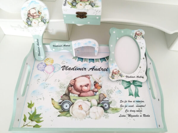 Tavita/set de mot baietel, ursulet in masinuta verde