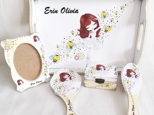 Tavita/set de mot fetița cu albinuțe