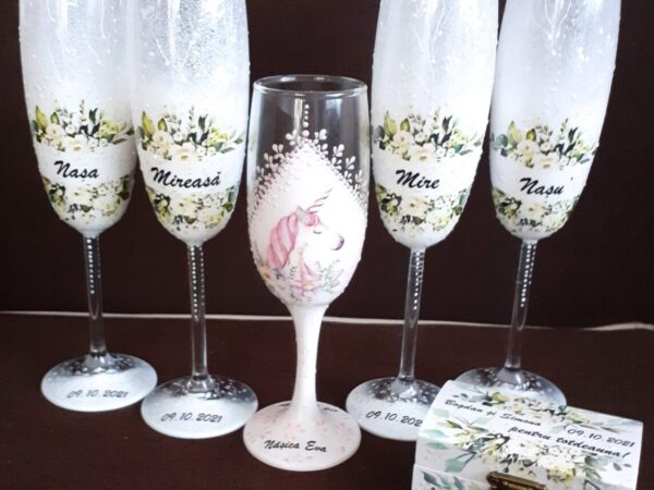 Pahare de nunta personalizate pentru miri si nasi
