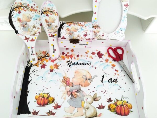 Tavita/set de mot fetita cu roadele toamnei