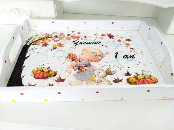 Tavita/set de mot fetita cu roadele toamnei