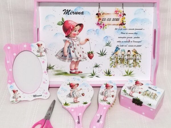 Tavita/set de mot fetita cu căpșuni