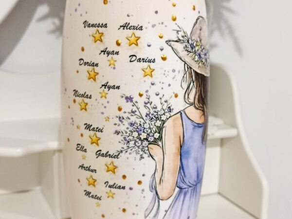Vază personalizată cu numele copiilor – cadou pentru educatoare sau învățătoare