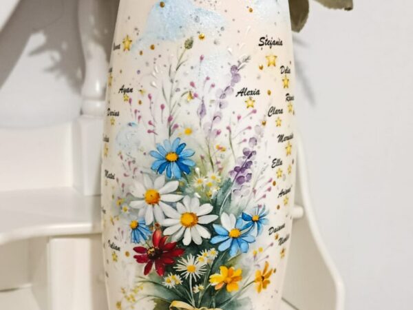 Vază personalizată cu flori de câmp și numele copiilor