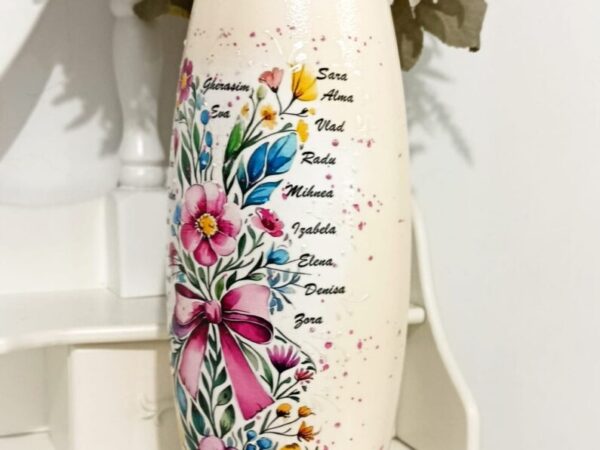 Vază personalizată cu iepuraș floral – cadou pentru educatoare sau învățătoare