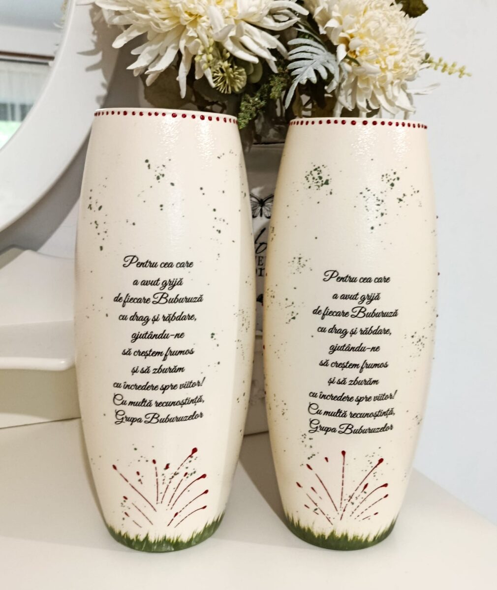 Vază personalizată pentru educatoare – cu buburuze si numele copiilor - imagine 5