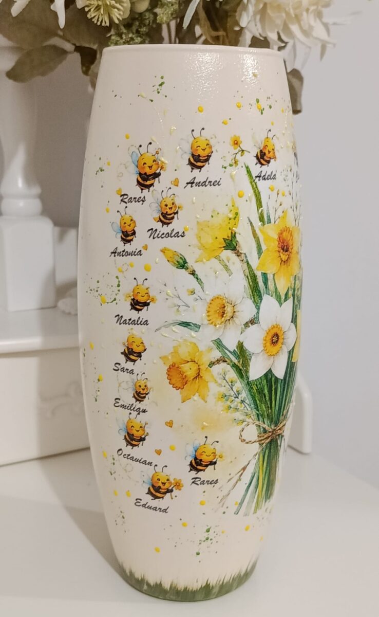 Vaza personalizata cu bujori si albinute - imagine 5