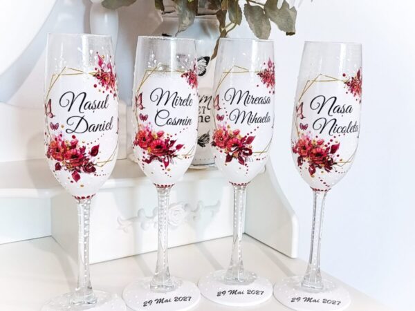Pahare de nunta personalizate cu flori rosii