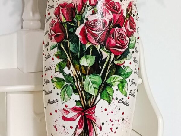 Vaza personalizată cu trandafiri și numele copiilor