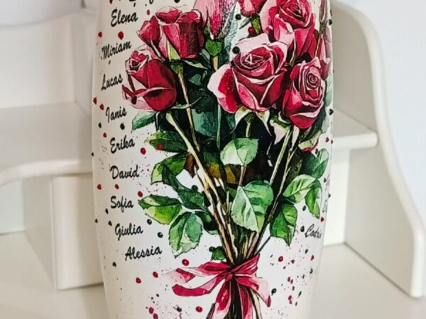 Vaza personalizată cu trandafiri și numele copiilor