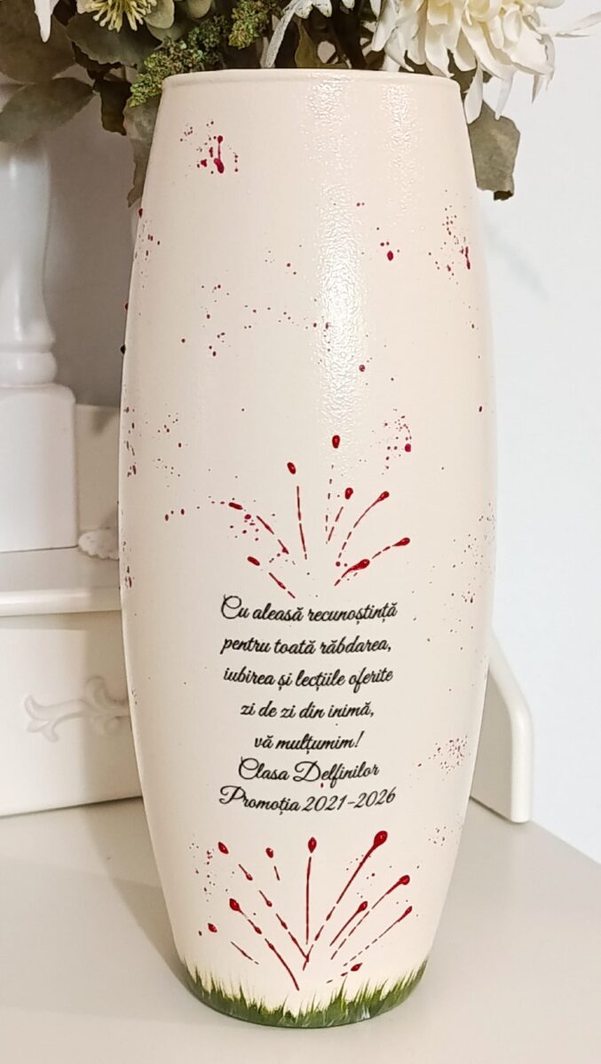 Vaza personalizată cu trandafiri și numele copiilor - imagine 4