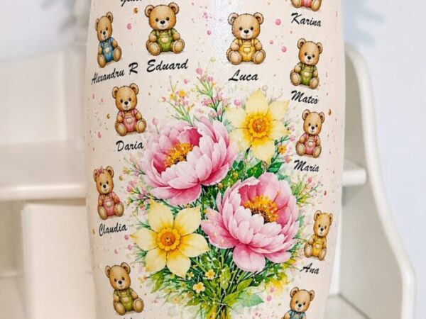 Vază personalizată cu flori pentru Grupa Ursuleților