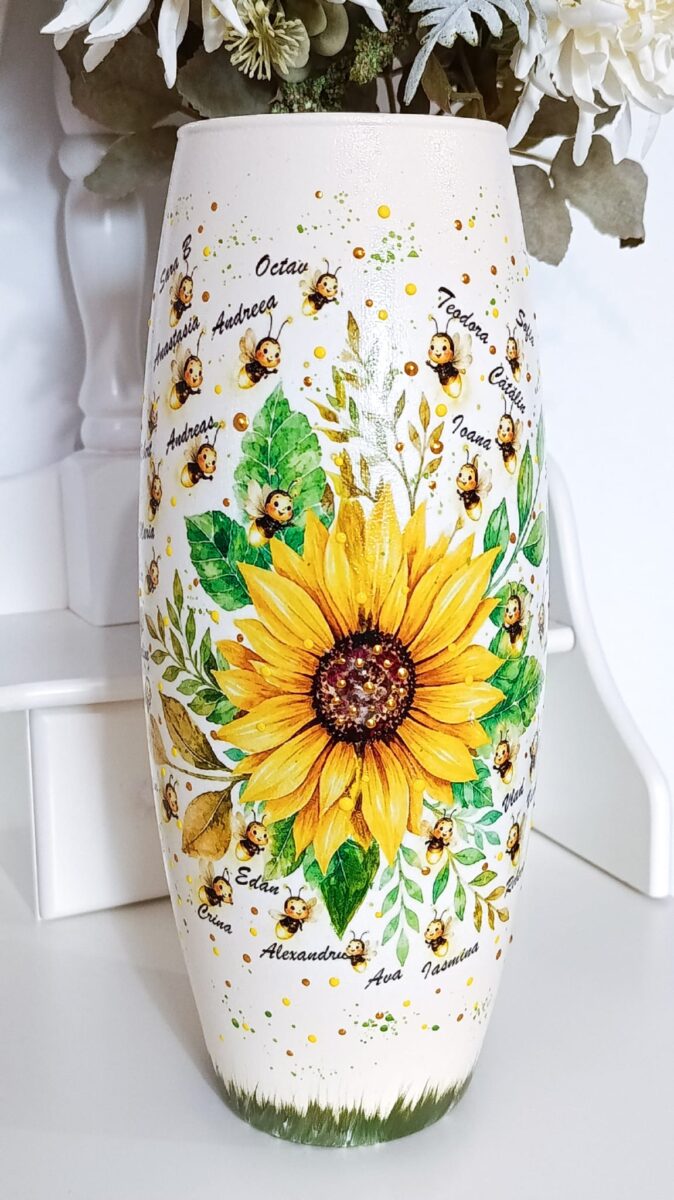 Vaza personalizată cu floarea soarelui și licurici