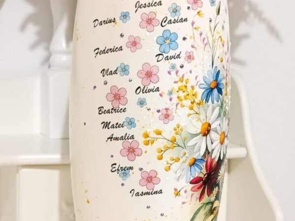 Vază personalizată cu flori și numele copiilor