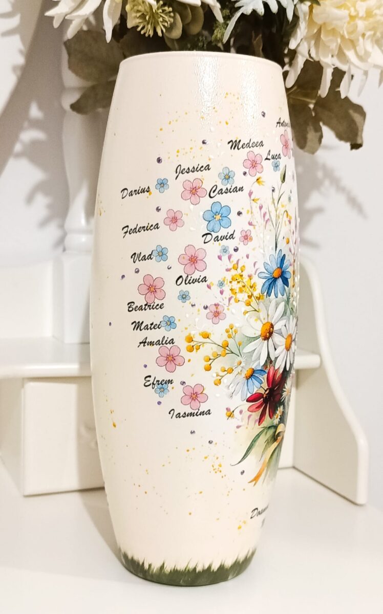 Vază personalizată cu flori și numele copiilor - imagine 2