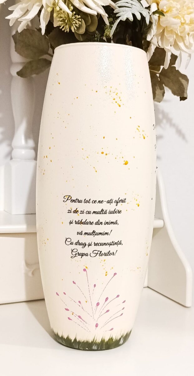 Vază personalizată cu flori și numele copiilor - imagine 4