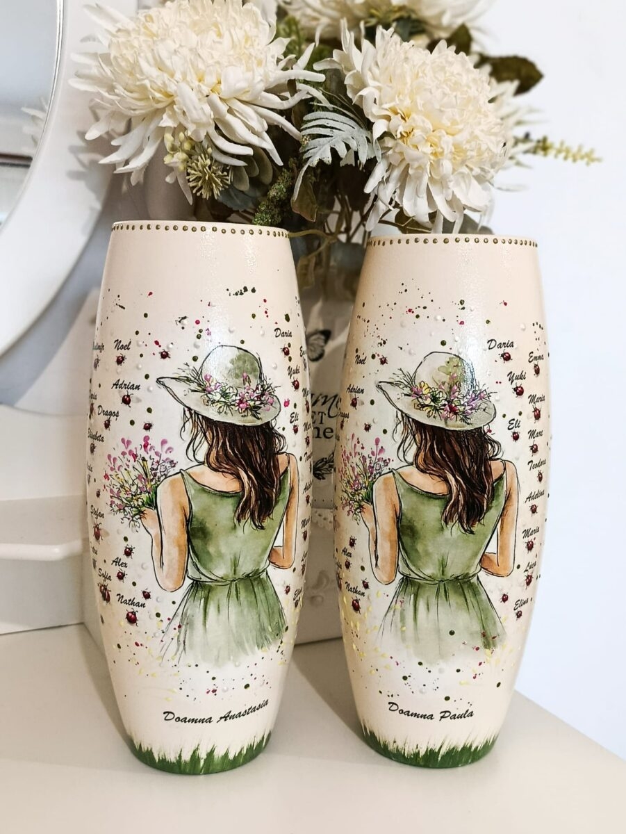 Vază personalizată pentru educatoare – cadou cu numele copiilor